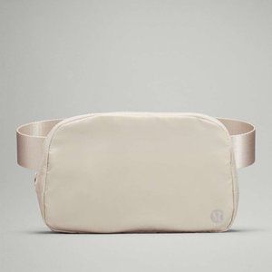 NWT Lululemon Everywhere Belt Bag Opal White